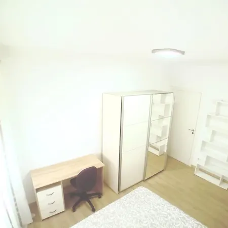 Apartment Con Compartidas L'Hospitalet de Llobregat